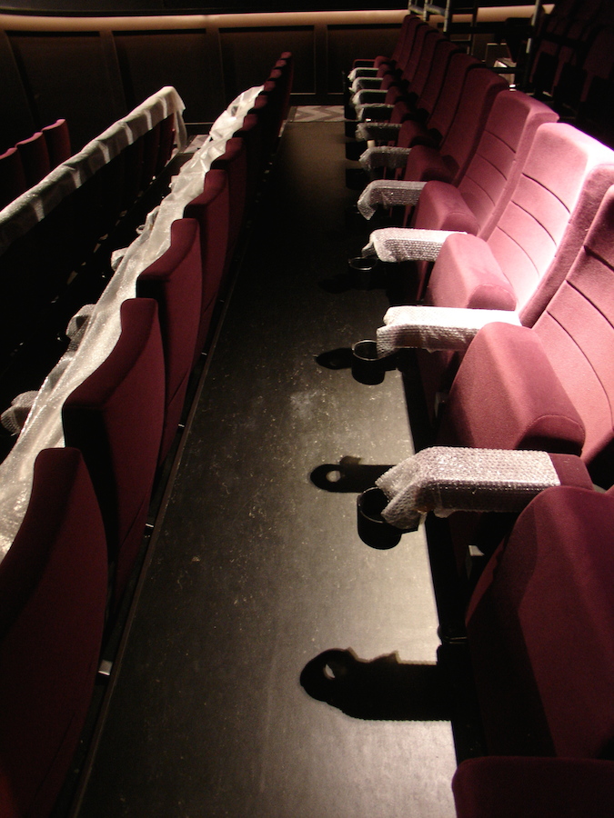 Kino Zaal stoelen2